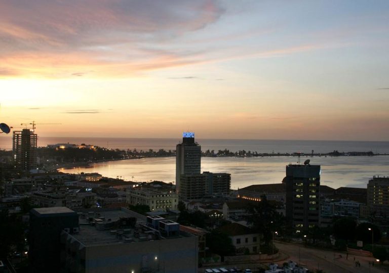 SANEAMENTO BÁSICO TRAVA DESENVOLVIMENTO NA SAÚDE EM LUANDA — GOVERNO