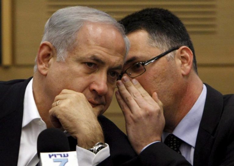 EX-MINISTRO DE NETANYAHU ANUNCIA CANDIDATURA À LIDERANÇA DO LIKUD