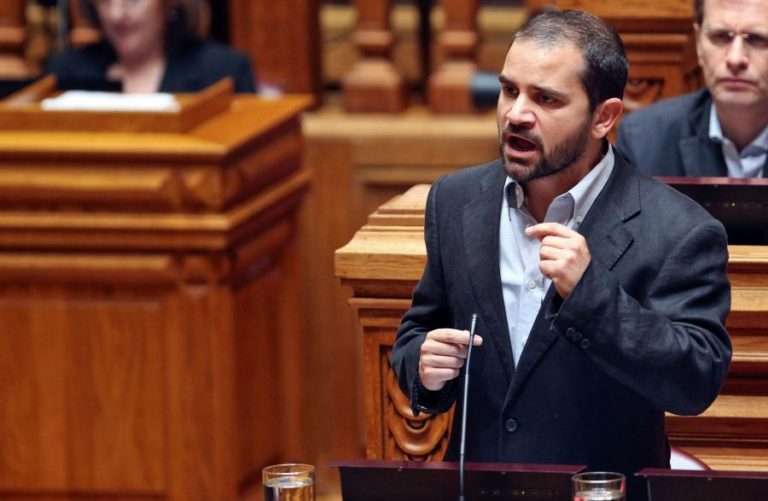 BE CONSIDERA “MUITO SIGNIFICATIVO” MARCELO LEMBRAR QUE PS NÃO TEM MAIORIA ABSOLUTA