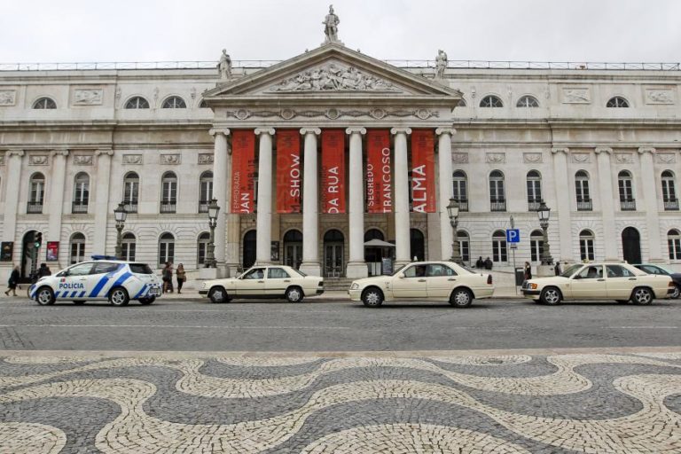 PEÇA “A MORTE DE DANTON” A PARTIR DE QUINTA-FEIRA EM LISBOA
