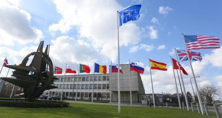 EUA/IRÃO: NATO ANUNCIOU RETIRADA DE PARTE DAS SUAS FORÇAS DO IRAQUE