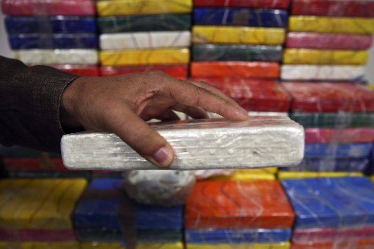 PJ INTERCETA VELEIRO COM 1.820 QUILOS DE COCAÍNA