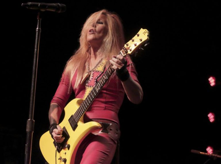 CASCAIS ROCK FEST COM ESTREIAS NACIONAIS DE LITA FORD E CRAZY LIXX