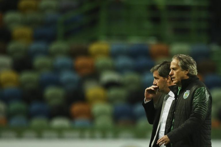JORGE JESUS REVELA MAL-ESTAR GERAL ENTRE PLANTEL E BRUNO DE CARVALHO