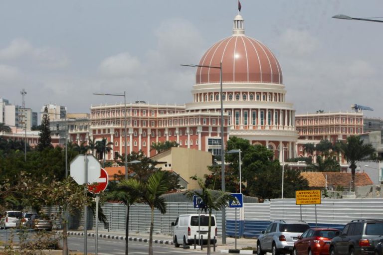 ANGOLA DEVE SAIR DA RECESSÃO ESTA ANO COM CRESCIMENTO MODESTO DE 1% – CONSULTORA IHS MARKIT