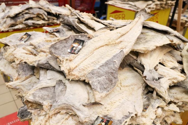 ASAE APREENDEU 150 QUILOS DE CARNES E 200 UNIDADES DE BACALHAU NA QUADRA FESTIVA