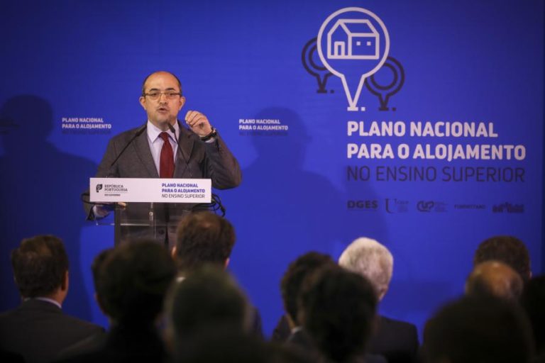 GOVERNO ADMITE AJUSTAR APOIO AO ALOJAMENTO ESTUDANTIL ÀS RENDAS LOCAIS