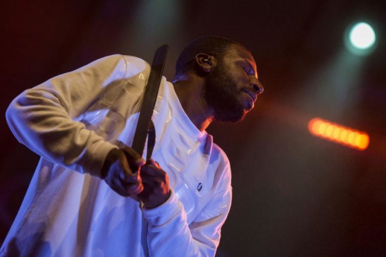 SALA ESGOTADA PARA CONCERTO DE DINO D’SANTIAGO EM LONDRES
