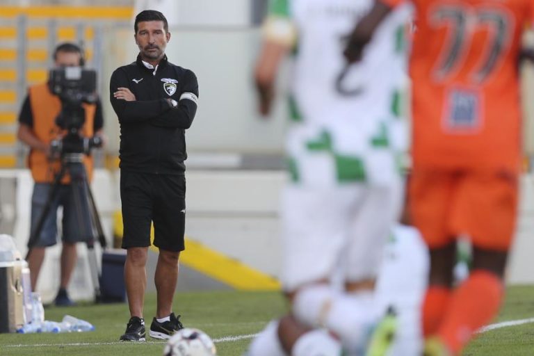 ANTÓNIO FOLHA ANUNCIA SAÍDA DO COMANDO TÉCNICO DO PORTIMONENSE