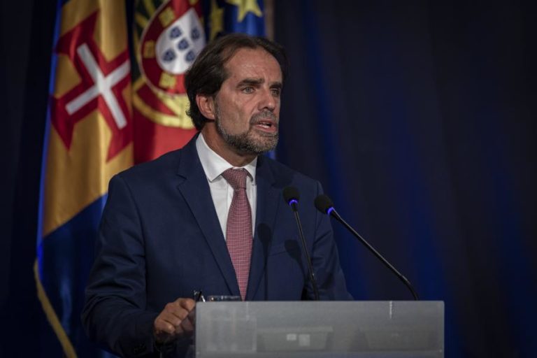 MIGUEL ALBUQUERQUE REJEITA CISÕES NO GOVERNO REGIONAL DE COLIGAÇÃO