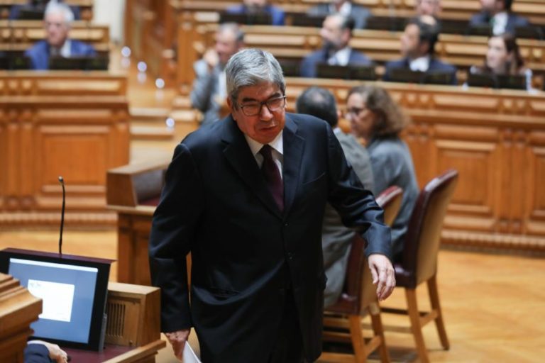 FERRO PROMETE USAR CONSTITUIÇÃO E REGIMENTO PARA TRAVAR POPULISMOS CONTRA PARLAMENTO