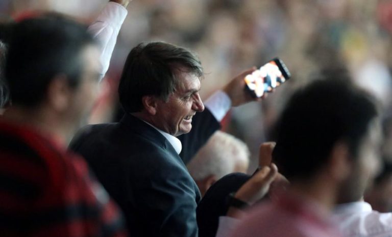 BOLSONARO DIZ QUE MANTERÁ NO GOVERNO SECRETÁRIO ACUSADO DE IRREGULARIDADES