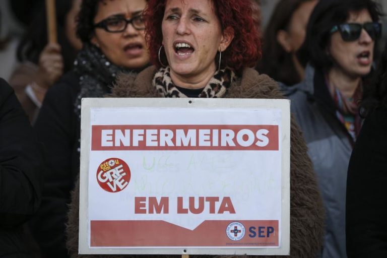 MAIS DE 4.000 ENFERMEIROS PEDIRAM CERTIFICADO PARA TRABALHAR FORA DO PAÍS EM 2019