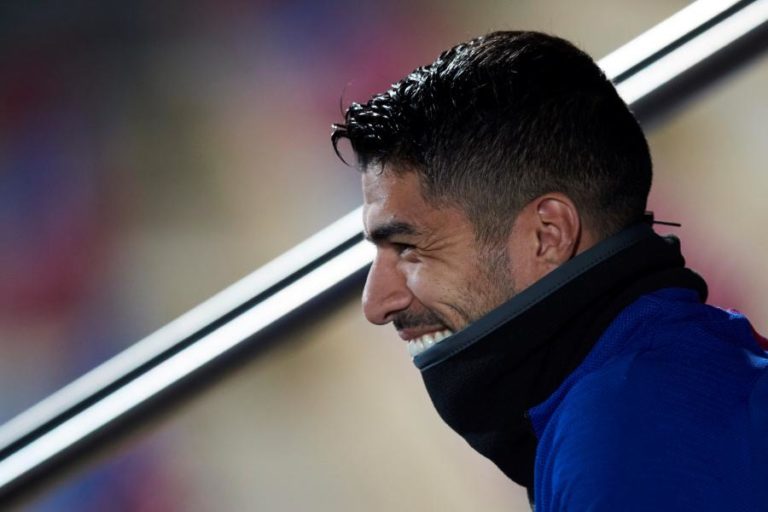LUIS SUÁREZ PARA QUATRO MESES E NÃO DEVERÁ JOGAR MAIS ESTA TEMPORADA