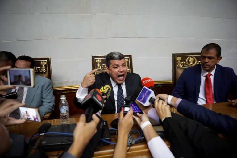 VENEZUELA: LUIS PARRA ELEITO LÍDER DA ASSEMBLEIA NACIONAL NA AUSÊNCIA DE GUAIDÓ