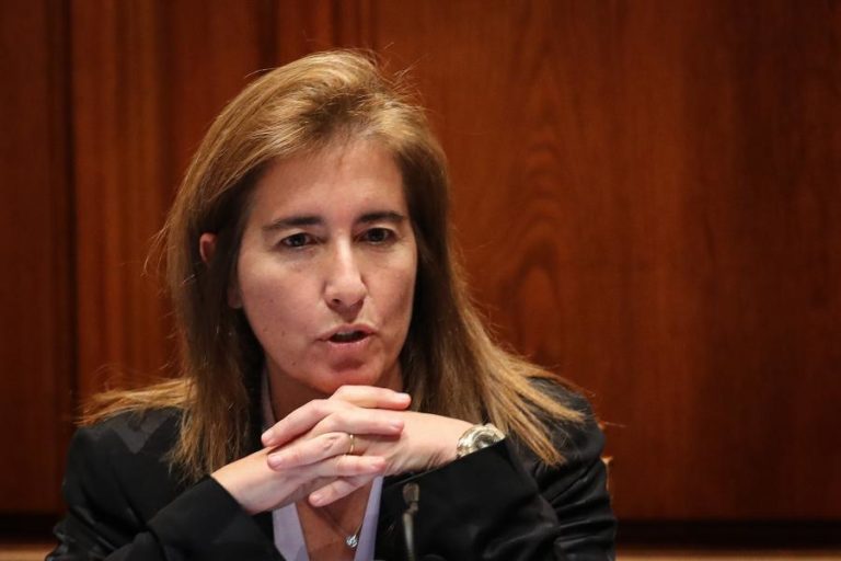 VALORIZAÇÃO DAS PENSÕES MAIS BAIXAS “EM FASE DE CONSTRUÇÃO” – MINISTRA