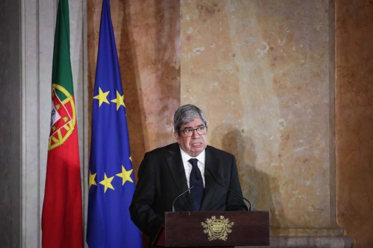 FERRO CONDENA “CLIMA ANTIPARLAMENTAR” E “PRESUNÇÕES DE REGENERAÇÃO JUSTICIALISTA”