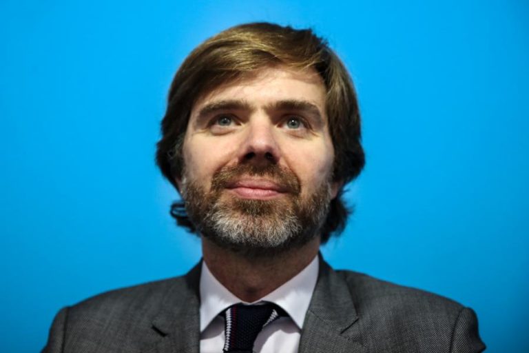CDS/CONGRESSO: CANDIDATOS PAGAM CAMPANHA DO SEU BOLSO, SÓ JOÃO ALMEIDA SABE QUANTO
