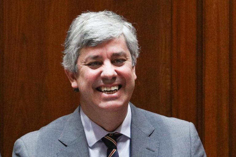 CENTENO AGUARDA DADOS DE REDUÇÃO INÉDITA DA DÍVIDA PORTUGUESA EM VALORES NOMINAIS