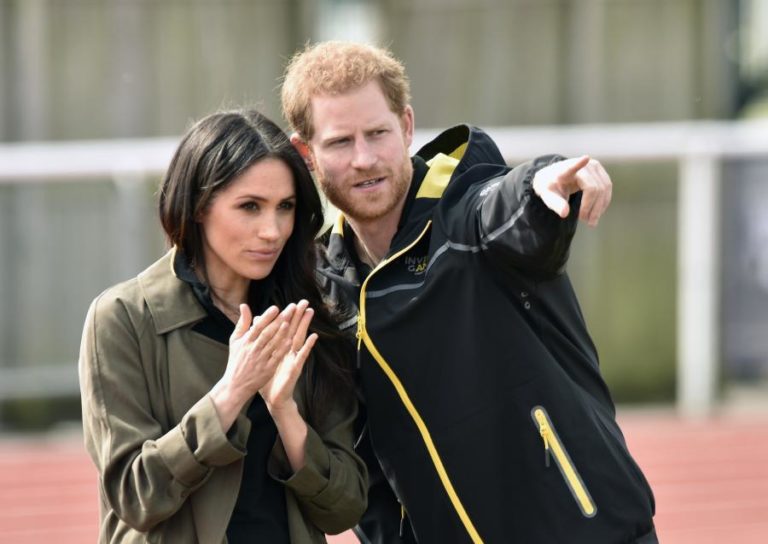 PRÍNCIPE HARRY E MEGHAN RENUNCIAM AOS TÍTULOS DA REALEZA