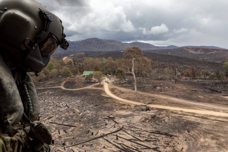 PORTUGUESES ENTREGAM TONELADAS DE ALIMENTOS E ÁGUA A VÍTIMAS DOS FOGOS NA AUSTRÁLIA