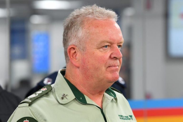 MORTE DE BOMBEIRO ELEVA PARA 27 NÚMERO DE VÍTIMAS DOS INCÊNDIOS NA AUSTRÁLIA