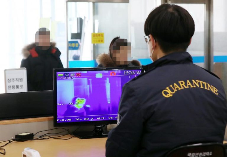 INVESTIGADORES BRITÂNICOS ACREDITAM QUE VIRUS NA CHINA DEVE TER INFETADO MAIS DE UM MILHAR DE PESSOAS