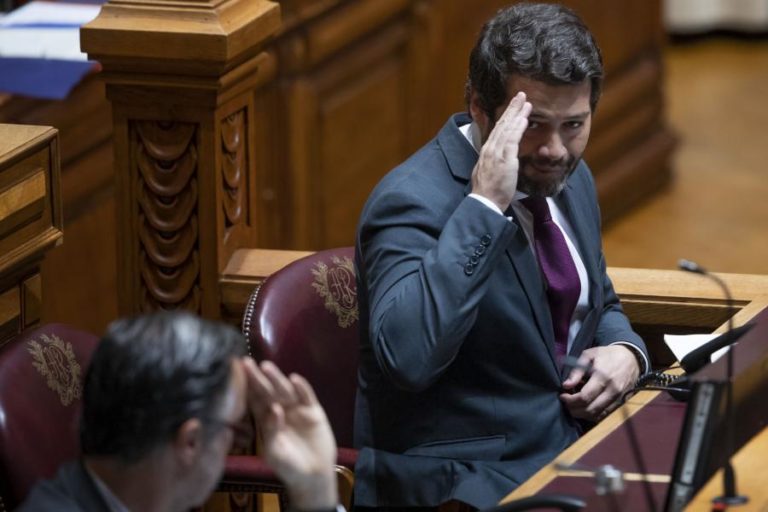 ANDRÉ VENTURA PEDE DEMISSÃO DO MAI APÓS AFIRMAÇÕES SOBRE COMPRA DE MATERIAL PELOS POLÍCIAS