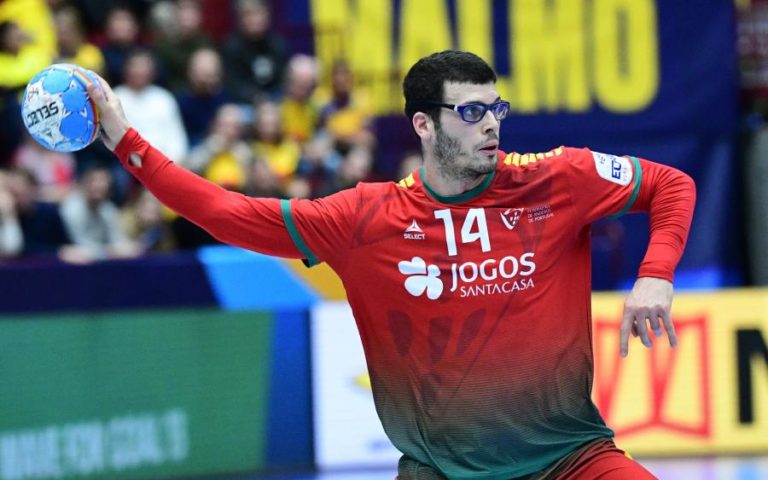PORTUGAL PERDE COM ISLÂNDIA E FICA MAIS LONGE DAS ‘MEIAS’ DO EUROPEU DE ANDEBOL