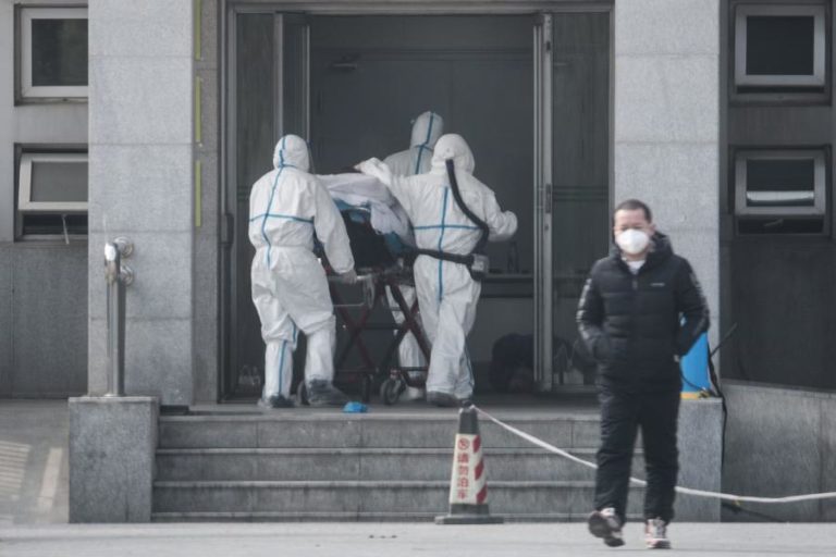 SURTO DE PNEUMONIA NA CHINA FAZ MAIS DOIS MORTOS E NÚMERO DE CASOS SOBE PARA 291