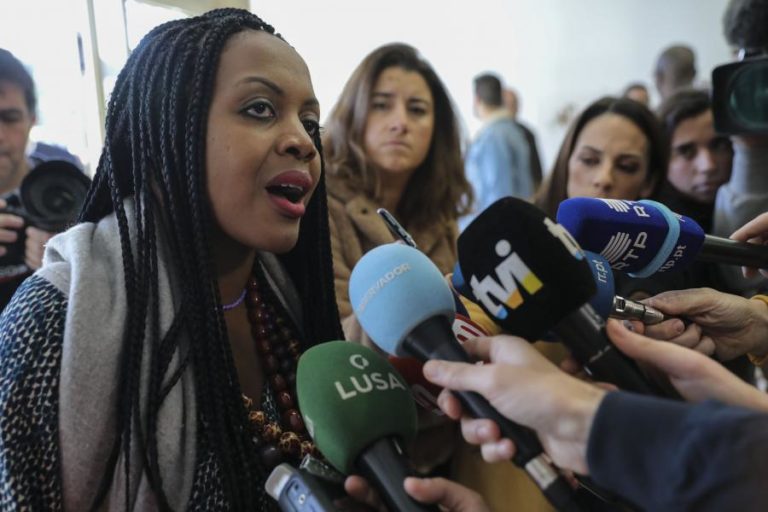 LIVRE/CONGRESSO: JOACINE ADMITE FAZER AS CEDÊNCIAS NECESSÁRIAS PARA ENTENDIMENTO COM ÓRGÃOS