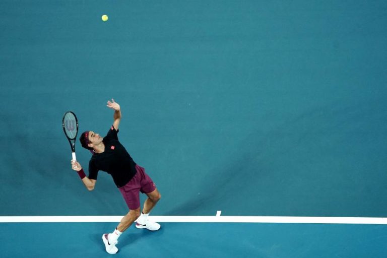 FEDERER VENCE STEVE JOHNSON E AVANÇA PARA A SEGUNDA RONDA NO OPEN DA AUSTRÁLIA