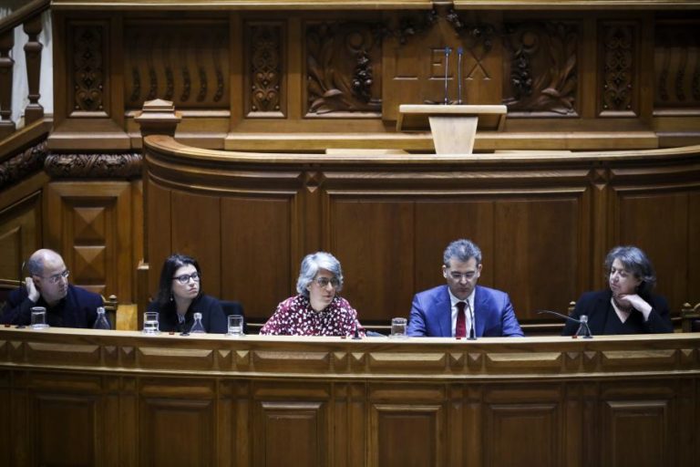 GOVERNO VAI REAVALIAR OFERTA DE MAIS DOIS CANAIS PRIVADOS NA TDT