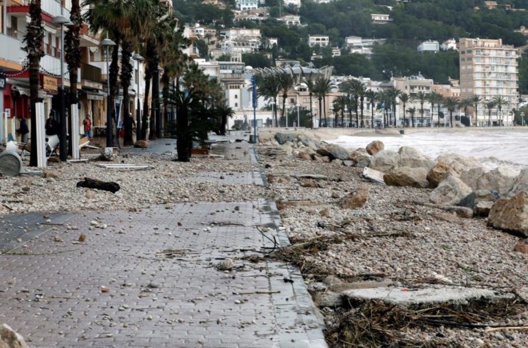 TEMPESTADE GLÓRIA EM ESPANHA FAZ TRÊS MORTOS E DEIXA 200 MIL ALUNOS SEM AULAS