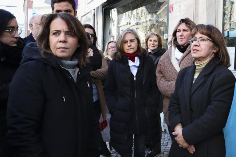 CATARINA MARTINS CRITICA QUE SE VÁ ATRÁS DE RUI PINTO COM TANTA FORÇA SEM INVESTIGAR FUGAS