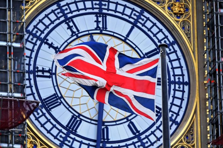 BREXIT: PARLAMENTO EUROPEU APROVA ACORDO DE SAÍDA E CONCLUI PROCESSO