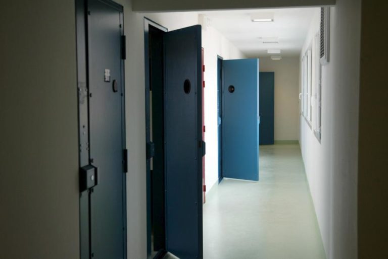 CADEIAS ANGOLANAS ESTÃO COM 5.000 RECLUSOS A MAIS