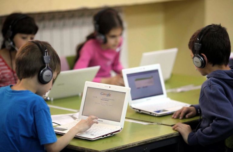 PORTUGUESES SÃO OS QUE MAIS APRENDEM NAS ESCOLAS A USAR A INTERNET DE FORMA SEGURA