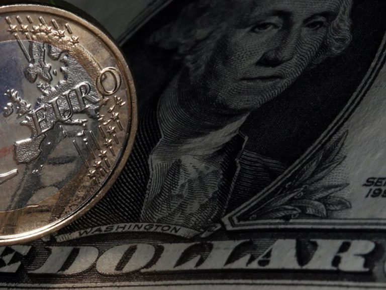 EURO CAI PARA MÍNIMOS FACE AO DÓLAR DESDE MAIO DE 2017