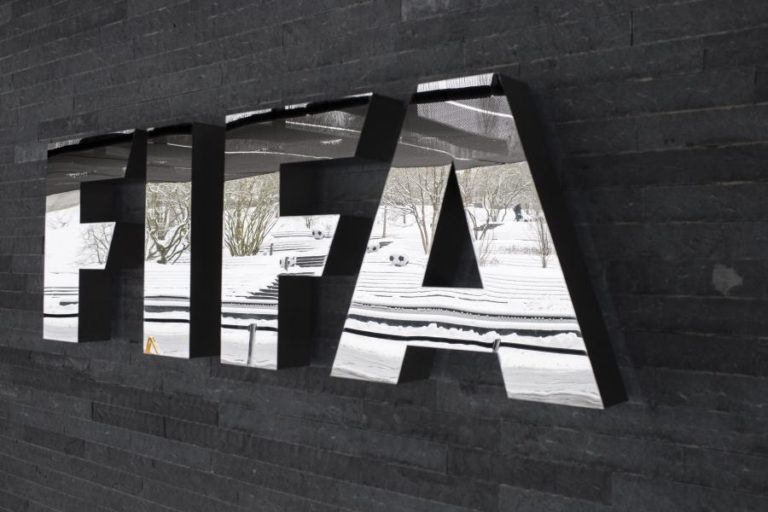 COVID-19: VÍRUS LEVA FIFA A TRANSFERIR REUNIÃO DA COMISSÃO EXECUTIVA PARA ZURIQUE