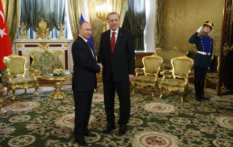 RÚSSIA E TURQUIA ACORDAM NECESSIDADE DE REDUZIR TENSÃO NA SÍRIA