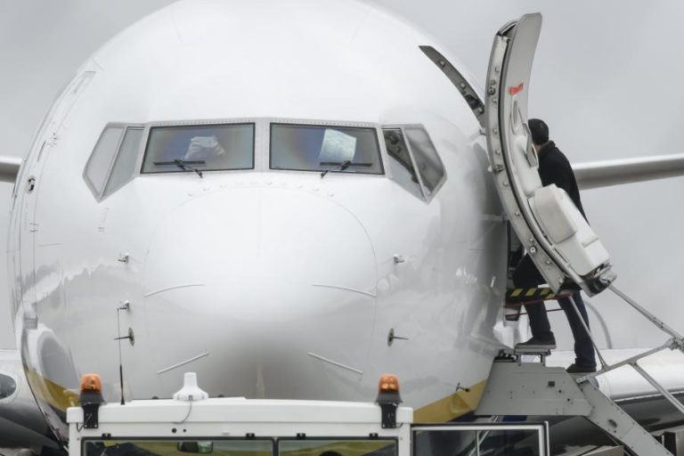 LIGAÇÃO AÉREA BRAGANÇA/PORTIMÃO  NÃO VAI SER INTERROMPIDA