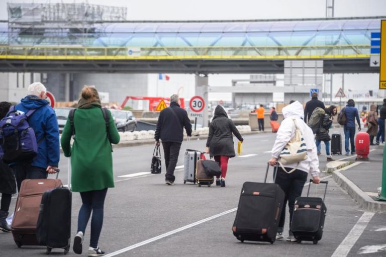 TURISMO DEVERÁ CRESCER ESTE ANO OU MANTER-SE COMO EM 2019 — ESTUDO