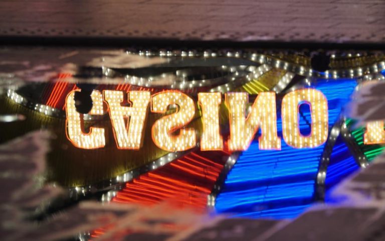 VÍRUS: DOIS FUNCIONÁRIOS DE CASINOS DE MACAU QUE VIVEM EM CIDADE VIZINHA CHINESA INFETADOS