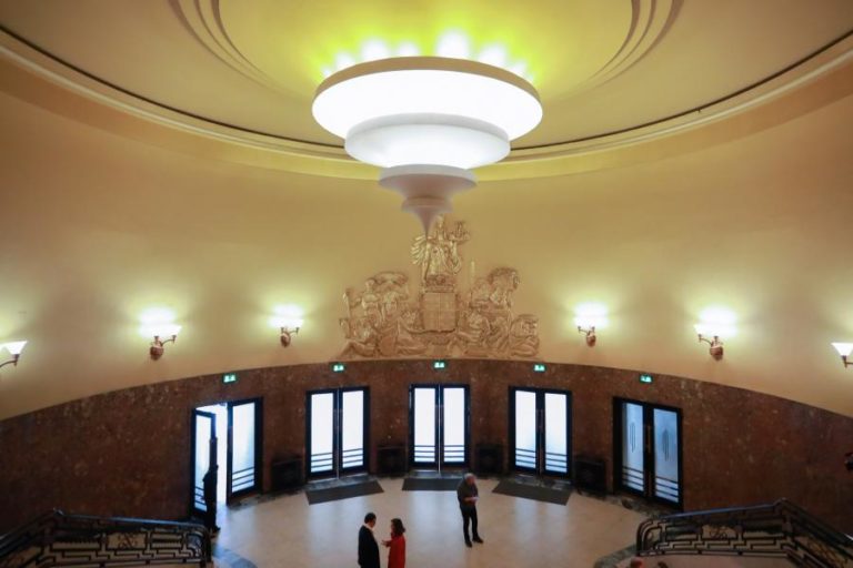 CONSELHO MUNICIPAL DE CULTURA APROVA CONCESSÃO DE COLISEU DO PORTO A PRIVADOS