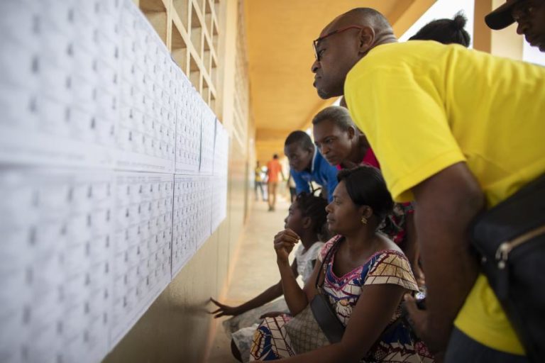 CAMARÕES VOTAM HOJE PARA A PRÓXIMA LEGISLATURA E NAS MUNICIPAIS