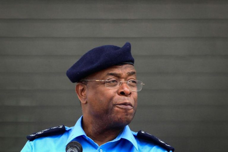 POLÍCIA NACIONAL ANGOLANA PEDE APOIO À GNR PARA FORMAR QUADROS