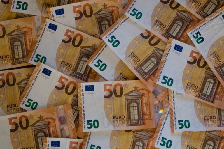 CONTAS EXTERNAS DO BRASIL REGISTAM DÉFICE DE 10,8 MIL MILHÕES DE EUROS EM JANEIRO