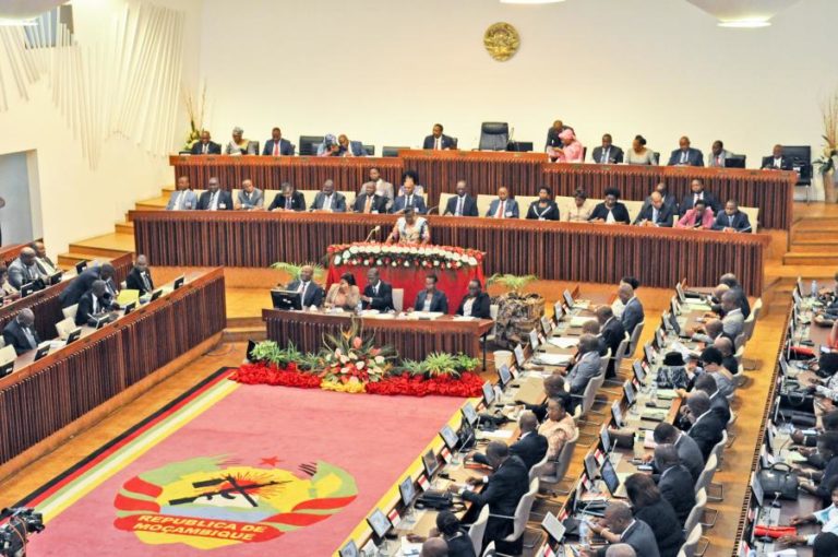 PARLAMENTO MOÇAMBICANO REÚNE-SE NA PRIMEIRA SESSÃO DA LEGISLATURA