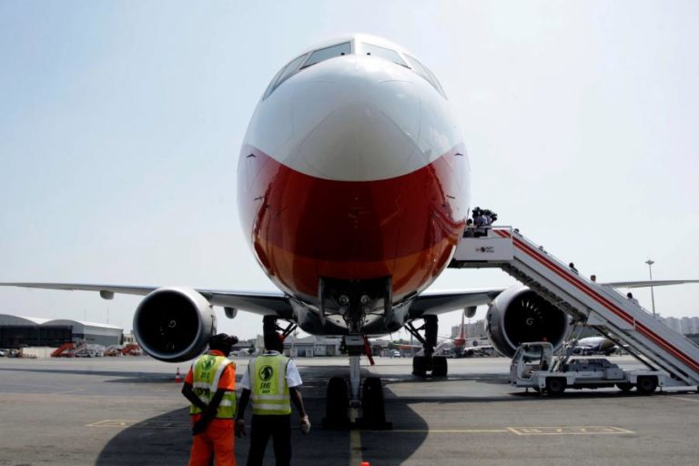 AVIÕES DA TAAG QUE ESTAVAM PARADOS JÁ ESTÃO OPERACIONAIS